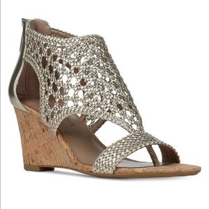 🆕 Donald J.Pliner platform shoes, size 5.5